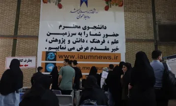 آلبوم تصویری از حال و هوای حضور دانشجویان دانشگاه آزاد اسلامی مشهد در روزهای اول ثبت نام