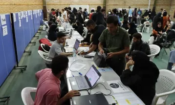 آلبوم تصویری از حال و هوای حضور دانشجویان دانشگاه آزاد اسلامی مشهد در روزهای اول ثبت نام