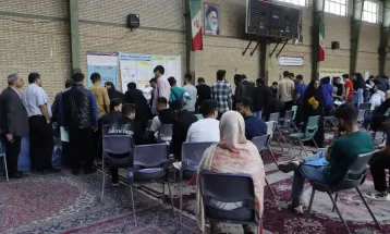 آلبوم تصویری از حال و هوای حضور دانشجویان دانشگاه آزاد اسلامی مشهد در روزهای اول ثبت نام