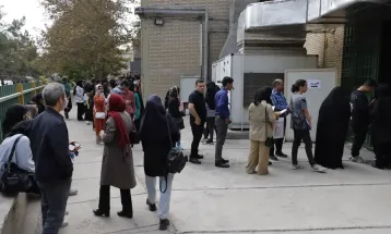 آلبوم تصویری از حال و هوای حضور دانشجویان دانشگاه آزاد اسلامی مشهد در روزهای اول ثبت نام