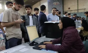 آلبوم تصویری از حال و هوای حضور دانشجویان دانشگاه آزاد اسلامی مشهد در روزهای اول ثبت نام