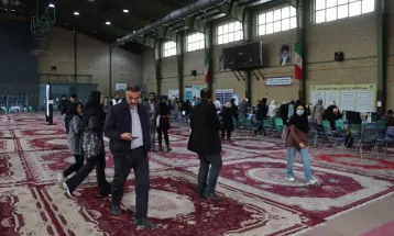 آلبوم تصویری از حال و هوای حضور دانشجویان دانشگاه آزاد اسلامی مشهد در روزهای اول ثبت نام