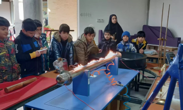 بازدید دانش آموزان زنجانی از خانه علم دانشگاه تحصیلات تکمیلی علوم پایه زنجان