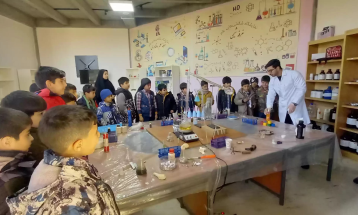 بازدید دانش آموزان زنجانی از خانه علم دانشگاه تحصیلات تکمیلی علوم پایه زنجان