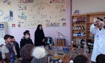 بازدید دانش آموزان زنجانی از خانه علم دانشگاه تحصیلات تکمیلی علوم پایه زنجان