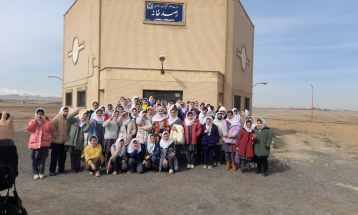 بازدید دانش آموزان دبستان دخترانه هاجر2 از رصدخانه دانشگاه زنجان