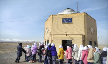 بازدید دانش آموزان دبستان دخترانه هاجر2 از رصدخانه دانشگاه زنجان