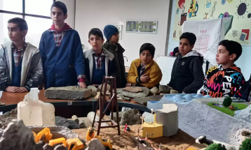 بازدید دانش‌آموزان دبستان پسرانه عیوضی زنجان از خانه علم