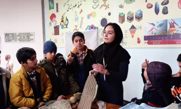 بازدید دانش‌آموزان دبستان پسرانه عیوضی زنجان از خانه علم
