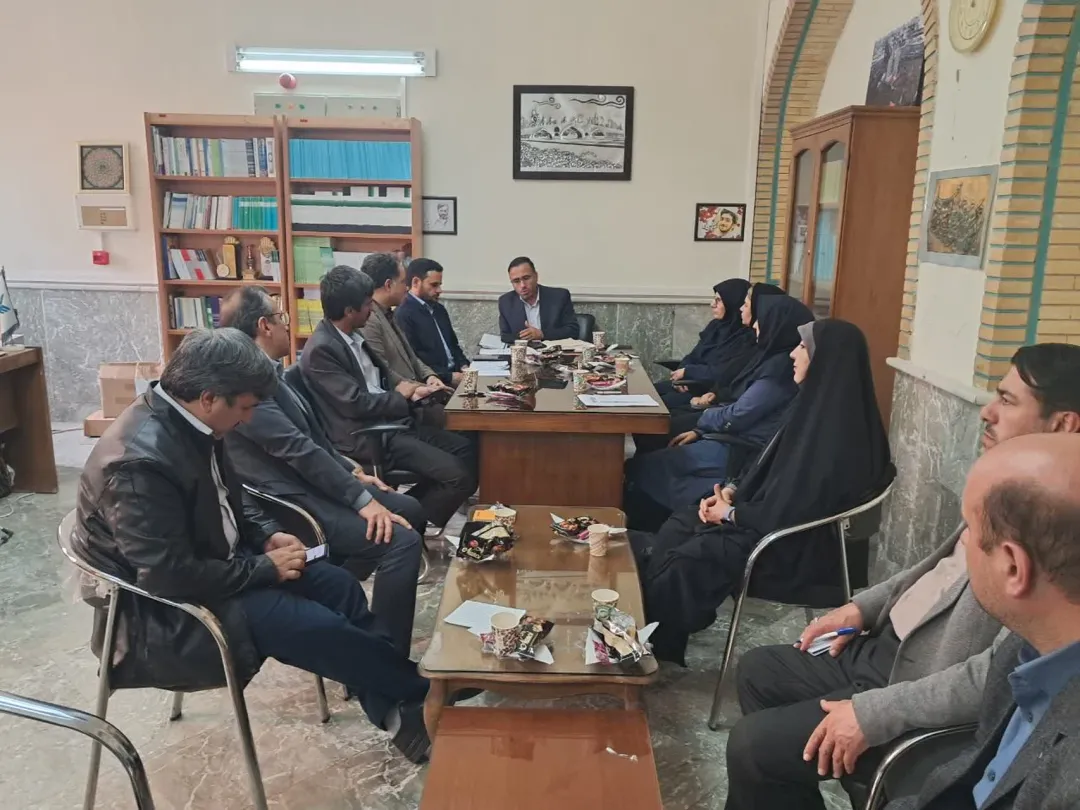 زنگ خطر کاهش جمعیت در زنجان/ اساتید و مسئولان گردهم آمدند