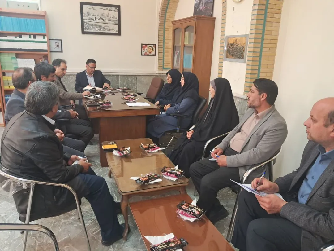 زنگ خطر کاهش جمعیت در زنجان/ اساتید و مسئولان گردهم آمدند