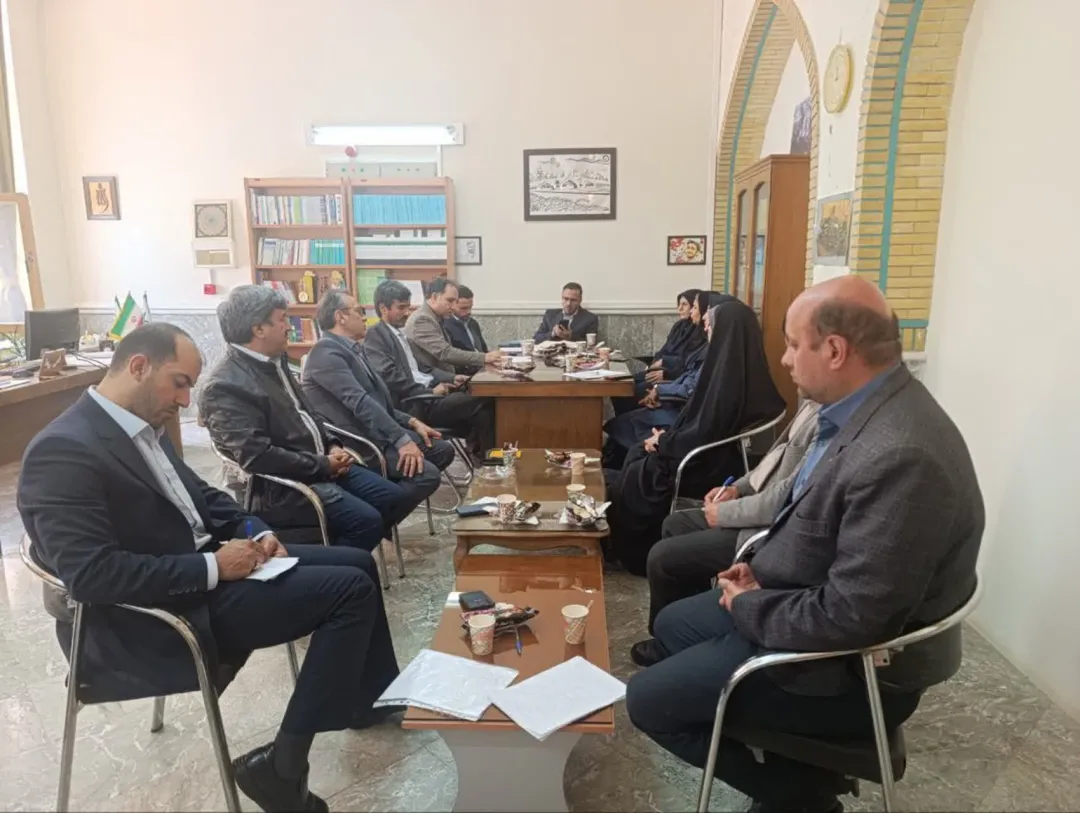 زنگ خطر کاهش جمعیت در زنجان/ اساتید و مسئولان گردهم آمدند