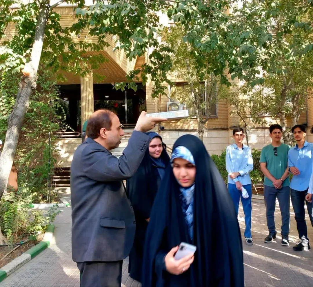 اعزام ۳ تیم دانش آموزی علمی برگزیده استان قم برای مسابقات کشوری لیگ پایا