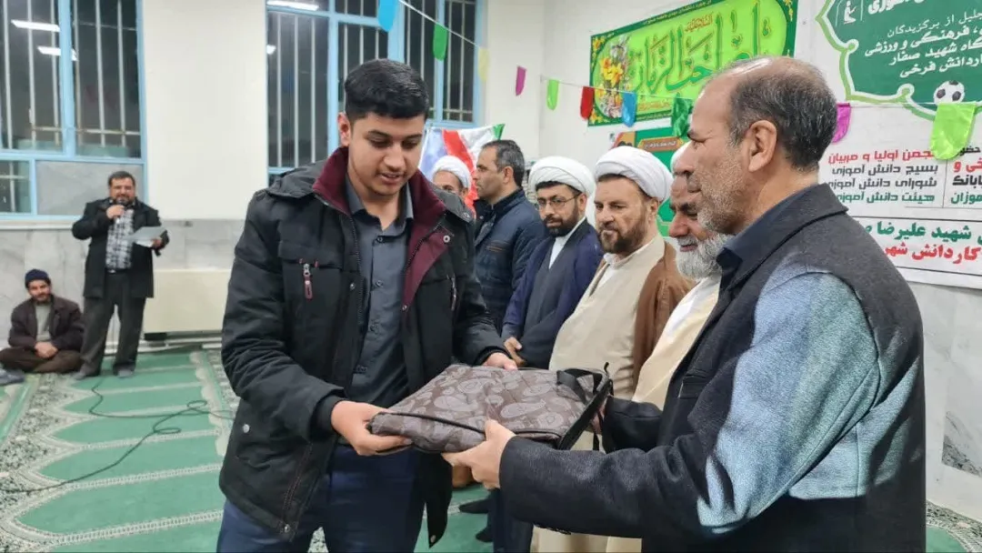 جشنواره پدران مهدوی و پسران علی اکبری در شهر فرخی  با تجلیل از برگزیدگان