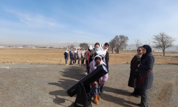 بازدید دانش آموزان دبستان دخترانه هاجر2 از رصدخانه دانشگاه زنجان